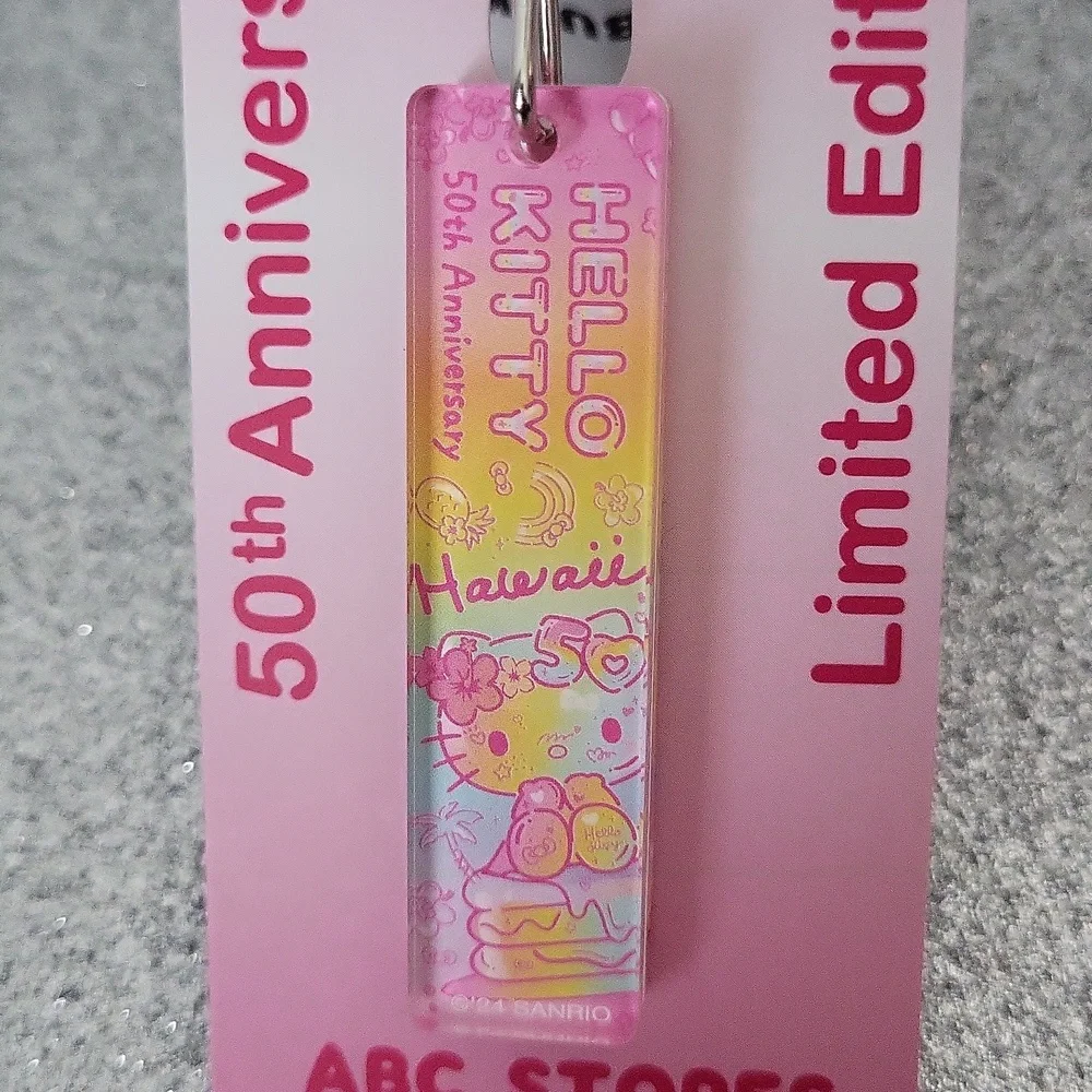 Hello Kitty Keyring - Picture 3 of 5